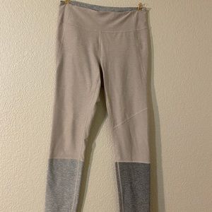 Outdoor voices 7/8 dipped leggings